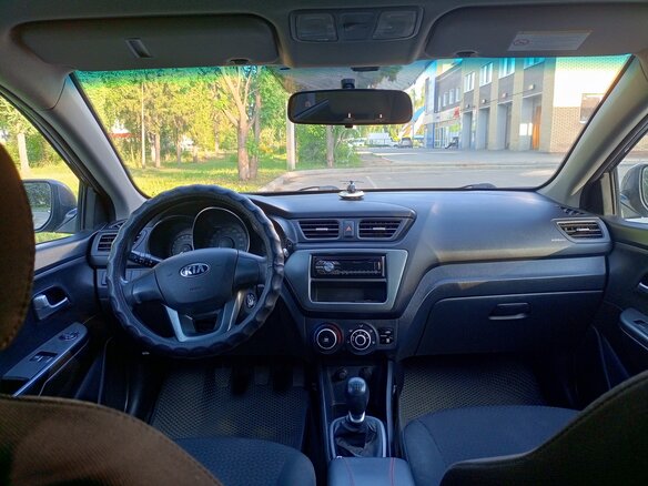2013 Kia Rio III, серый, 690000 рублей - вид 8