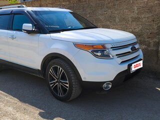 2014 Ford Explorer V, белый, 1820000 рублей, вид 2