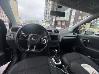 2018 Volkswagen Polo V Рестайлинг, чёрный, 1550000 рублей, вид 5