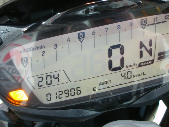 2018 Suzuki SV 650, серебристый, 540000 рублей - вид 8