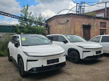 2026 Toyota bZ3X 67.9 kWh, белый, 2600000 рублей, вид 4