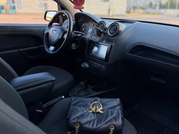 2007 Ford Fiesta Mk5, красный, 369000 рублей - вид 8