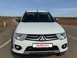 2014 Mitsubishi L200 IV Рестайлинг, белый, 1650000 рублей, вид 3