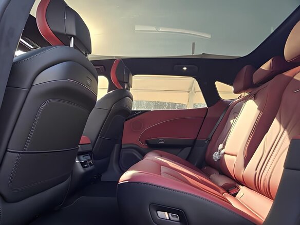 2026 Zeekr 007 GT 103 kWh, чёрный, 7750000 рублей - вид 9