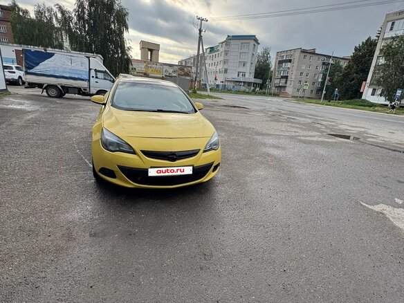 2012 Opel Astra GTC J Рестайлинг, жёлтый, 600000 рублей