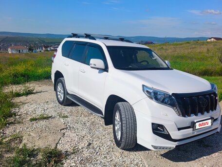 2013 Toyota Land Cruiser Prado 150 Series Рестайлинг 1, белый, 3200000 рублей, вид 3