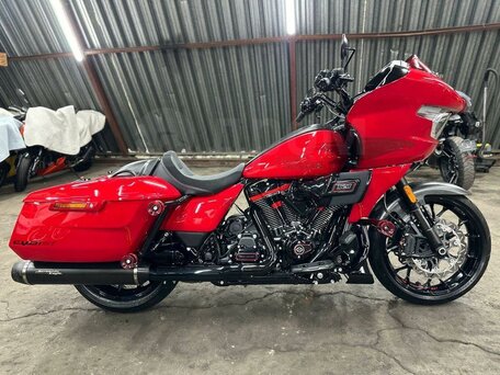 2025 Harley-Davidson CVO Road Glide ST, красный, 5170000 рублей, вид 3