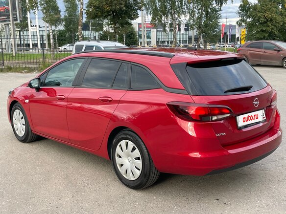 2020 Opel Astra K Рестайлинг, красный, 1240000 рублей - вид 1