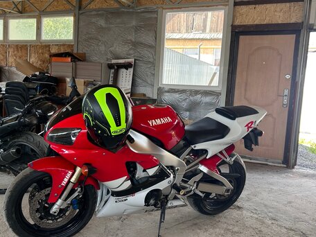 2000 Yamaha YZF-R1, красный, 390000 рублей, вид 2