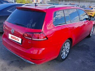 2017 Volkswagen Golf VII Рестайлинг, красный, 1590000 рублей, вид 4