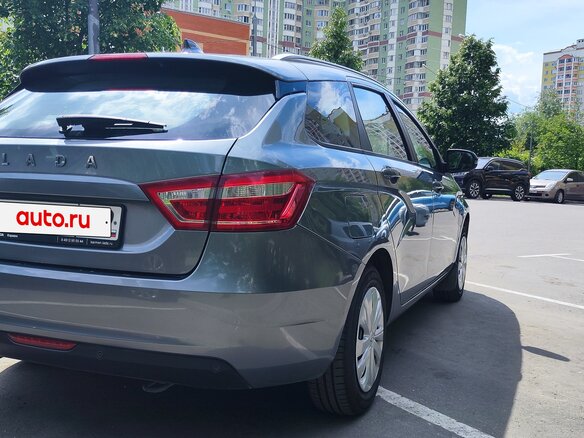 2019 Lada (ВАЗ) Vesta SW I, серый, 970000 рублей - вид 3