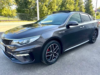2019 Kia Optima IV Рестайлинг, коричневый, 2385000 рублей, вид 3