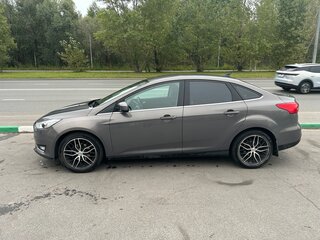 2017 Ford Focus III Рестайлинг, серый, 1470000 рублей, вид 4