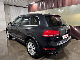 2012 Volkswagen Touareg II, чёрный, 1800000 рублей, вид 2
