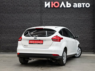 2015 Ford Focus III Рестайлинг, белый, 1000000 рублей, вид 4