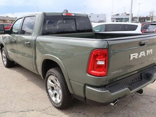2026 Ram 1500 Crew Cab eTorque V Рестайлинг, зелёный, 7535705 рублей, вид 3