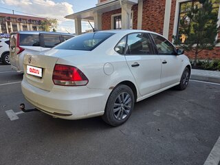 2017 Volkswagen Polo V Рестайлинг, белый, 500000 рублей, вид 3