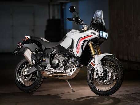 2026 Ducati DesertX, белый, 2390000 рублей, вид 5