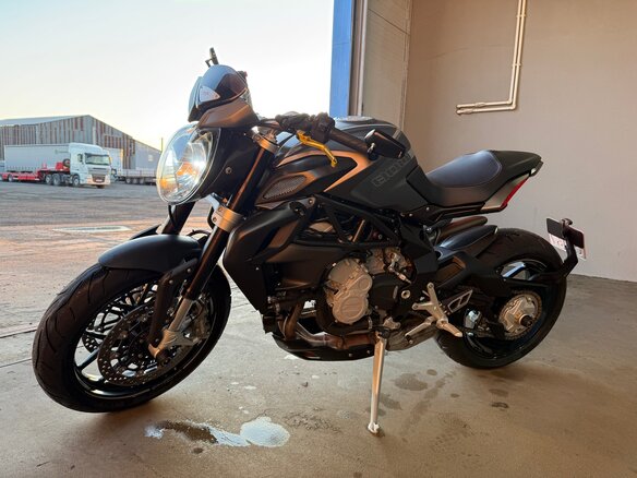 2015 MV Agusta Dragster 800, серый, 900000 рублей - вид 6