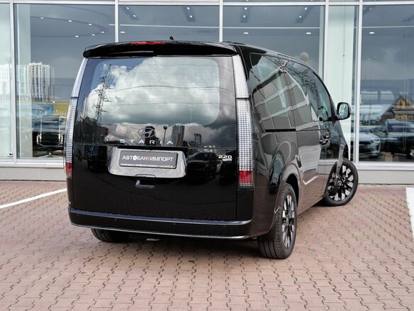 2025 Hyundai Staria I, чёрный - вид 2