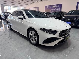 2023 Mercedes-Benz A-Класс 180 IV (W177) Рестайлинг, белый, 1630000 рублей, вид 3