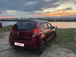 2011 Renault Sandero I, красный, 450000 рублей, вид 2