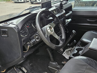 2008 Land Rover Defender 90 I Рестайлинг, чёрный, 2200000 рублей, вид 5