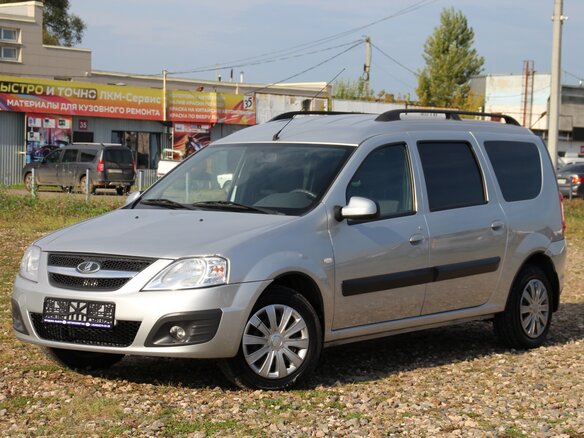 2014 Lada (ВАЗ) Largus I, серебристый