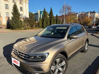 2017 Volkswagen Tiguan II, бежевый, 4000000 рублей, вид 1