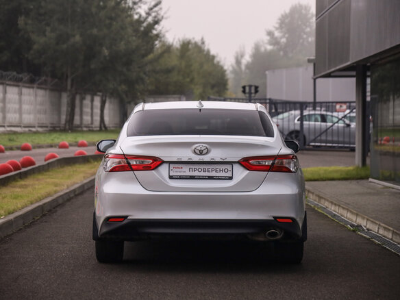 2021 Toyota Camry VIII (XV70) Рестайлинг, белый, 2499777 рублей - вид 6