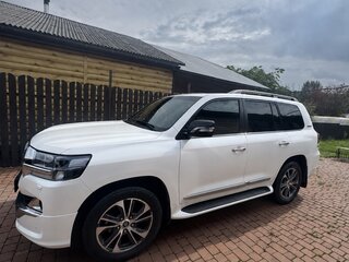 2019 Toyota Land Cruiser 200 Series Рестайлинг 2, белый, 9550000 рублей, вид 5