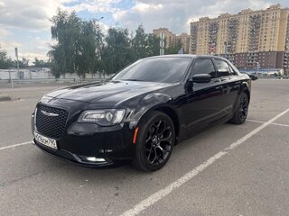 2019 Chrysler 300C II Рестайлинг, чёрный, 3500000 рублей, вид 3