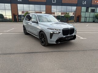 2025 BMW X7 40d I (G07) Рестайлинг, серый, 14590000 рублей, вид 4