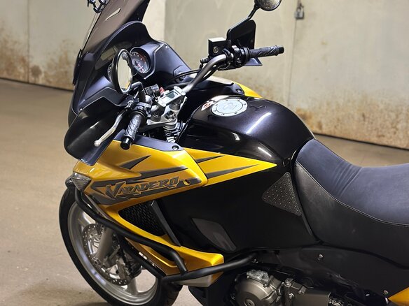2009 Honda XL1000V Varadero, золотистый - вид 7