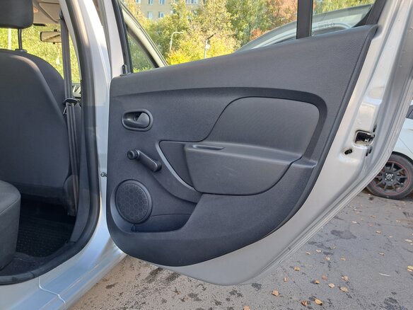 2014 Renault Sandero II, серый, 650000 рублей - вид 17