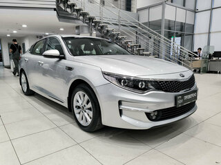 2017 Kia Optima IV, серебристый, 1680000 рублей, вид 3