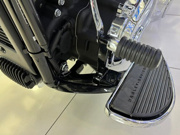 2024 Harley-Davidson Fat Boy, серый, 2550000 рублей - вид 32