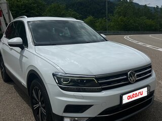 2017 Volkswagen Tiguan II, белый, 2400000 рублей, вид 2