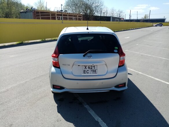 2020 Nissan Note II Рестайлинг, серебристый, 949000 рублей - вид 4