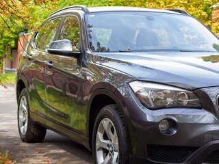 2014 BMW X1 18i I (E84) Рестайлинг, серый, 1050000 рублей, вид 4