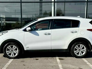 2017 Kia Sportage IV, белый, 1955000 рублей, вид 4