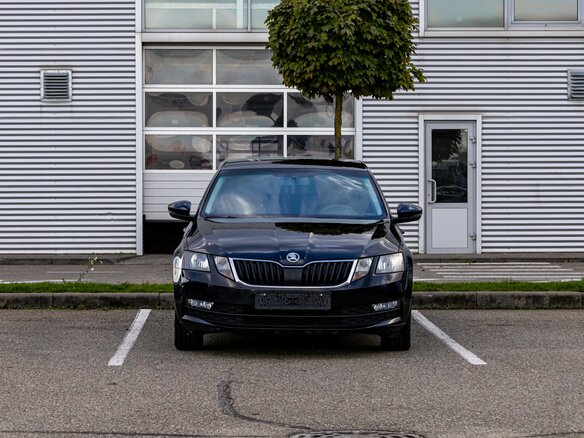 2020 Skoda Octavia III (A7) Рестайлинг, чёрный, 1695000 рублей - вид 1