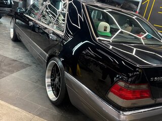 1998 Mercedes-Benz S-Класс 500 Long III (W140) Рестайлинг, чёрный, 1900000 рублей, вид 3