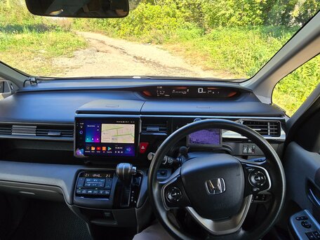 2015 Honda Stepwgn V, серый, 1850000 рублей, вид 4
