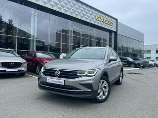 2021 Volkswagen Tiguan II Рестайлинг, серебристый, 2990000 рублей, вид 2