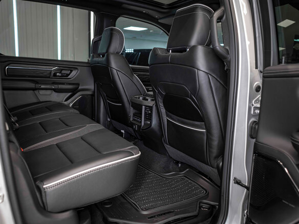 2026 Ram 1500 Crew Cab V Рестайлинг, серебристый, 9490000 рублей - вид 20