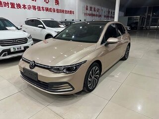 2022 Volkswagen Golf VIII, бежевый, 1790000 рублей, вид 3
