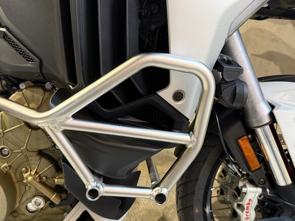 2022 Ducati Multistrada V4, белый - вид 4