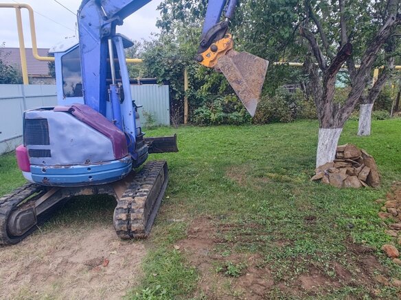 2003 Komatsu PC38, фиолетовый, 1850000 рублей - вид 5