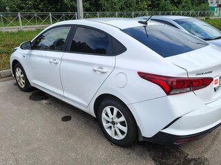 2021 Hyundai Solaris II Рестайлинг, белый, 1477000 рублей, вид 4